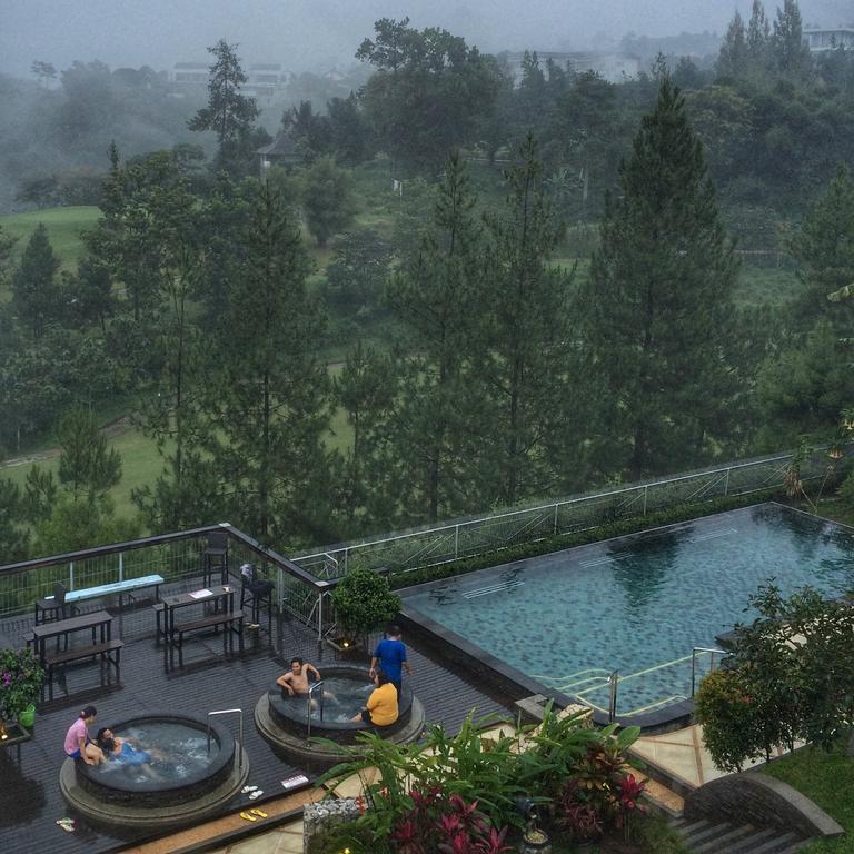 Roemah Asri Villa - Resor Dago Pakar Bandung Exterior photo